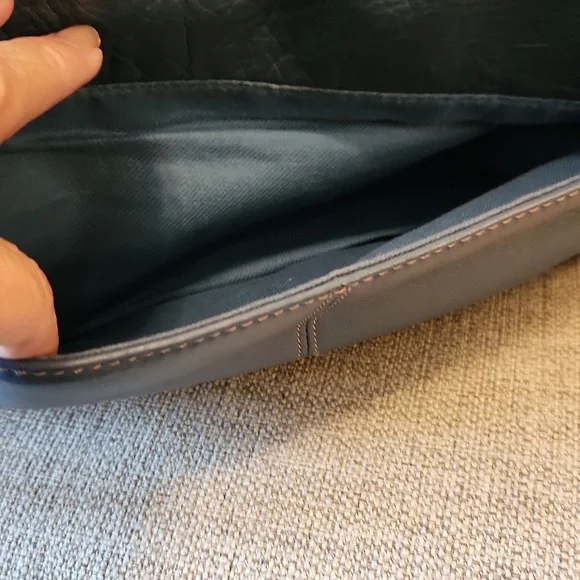 Liz Claiborne Purse RN70272/CA16396 - Picture 9 of 9